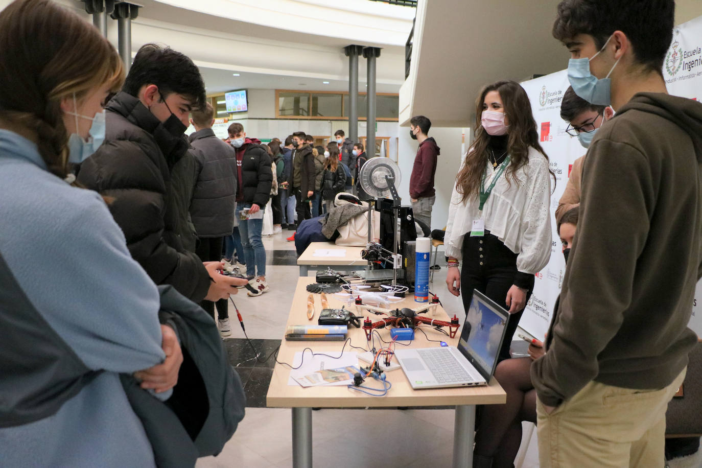 La Universidad de Leó nrecibe a futuros nuevos alumnos y comparte con ellos las potencialidades del centro 