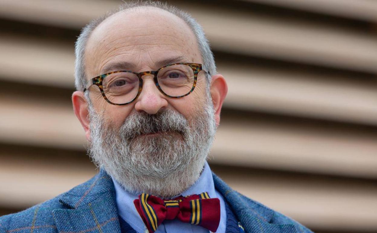 Ricardo Piñero hablará sobre la estética de la Semana Santa.