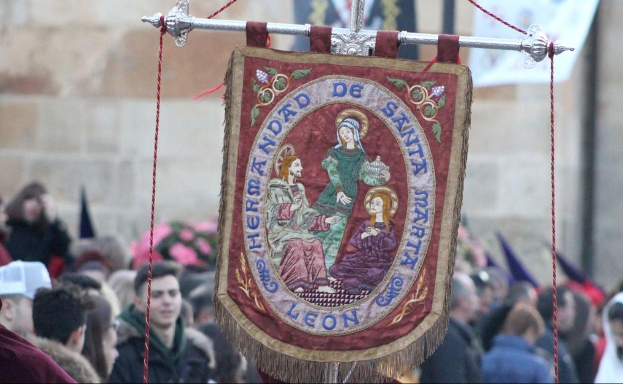 El tradicional Rosario de Pasión, uno de los actos procesionales de la cofradía. 