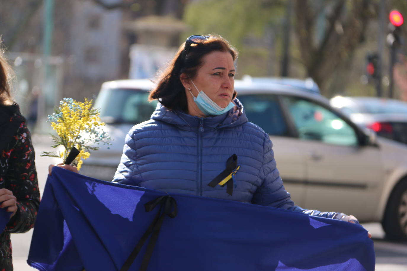 Centenares de personas se suman a esta marcha en la que se denuncia a situación que se vive en este país por culpa de Rusia.