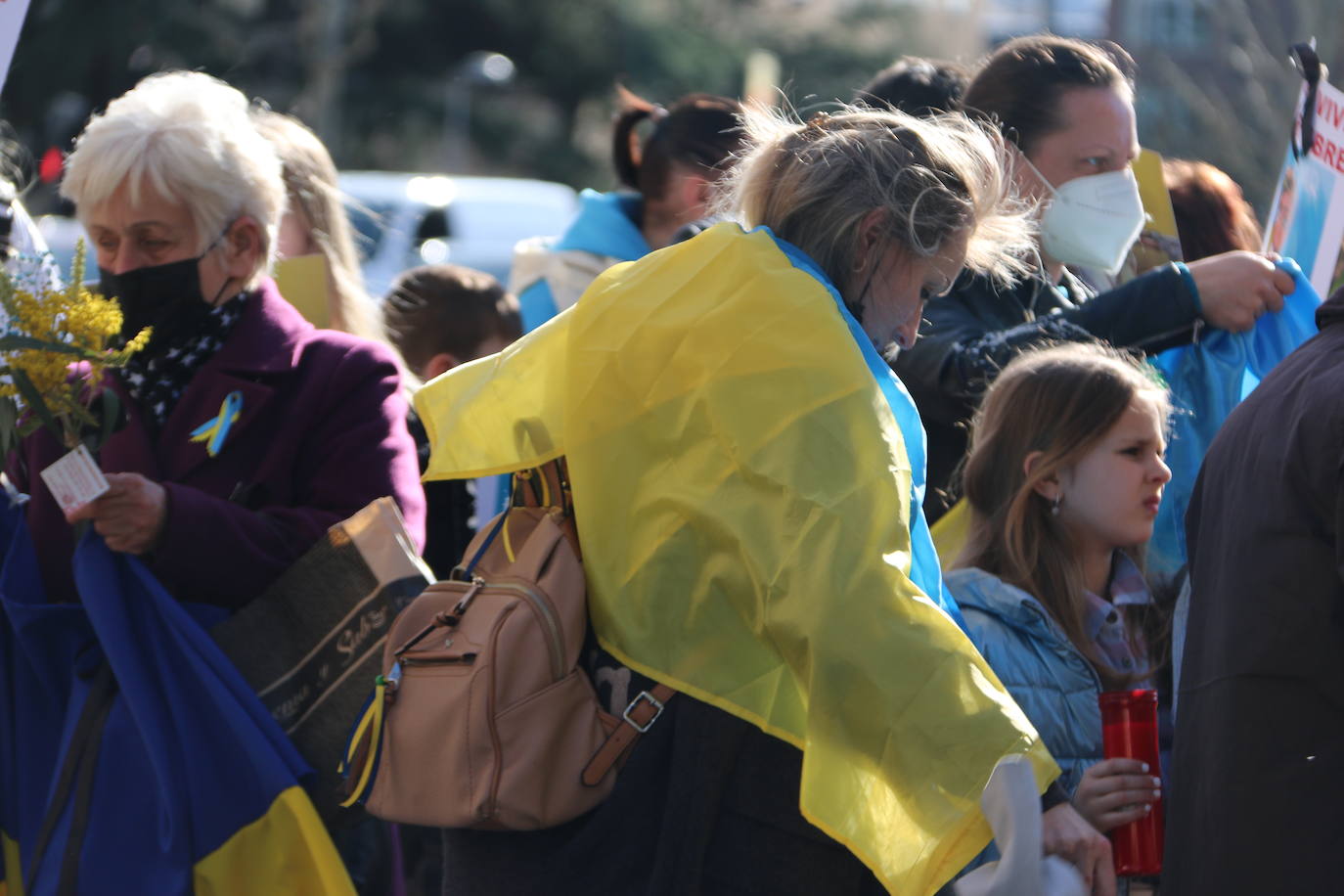 Centenares de personas se suman a esta marcha en la que se denuncia a situación que se vive en este país por culpa de Rusia.