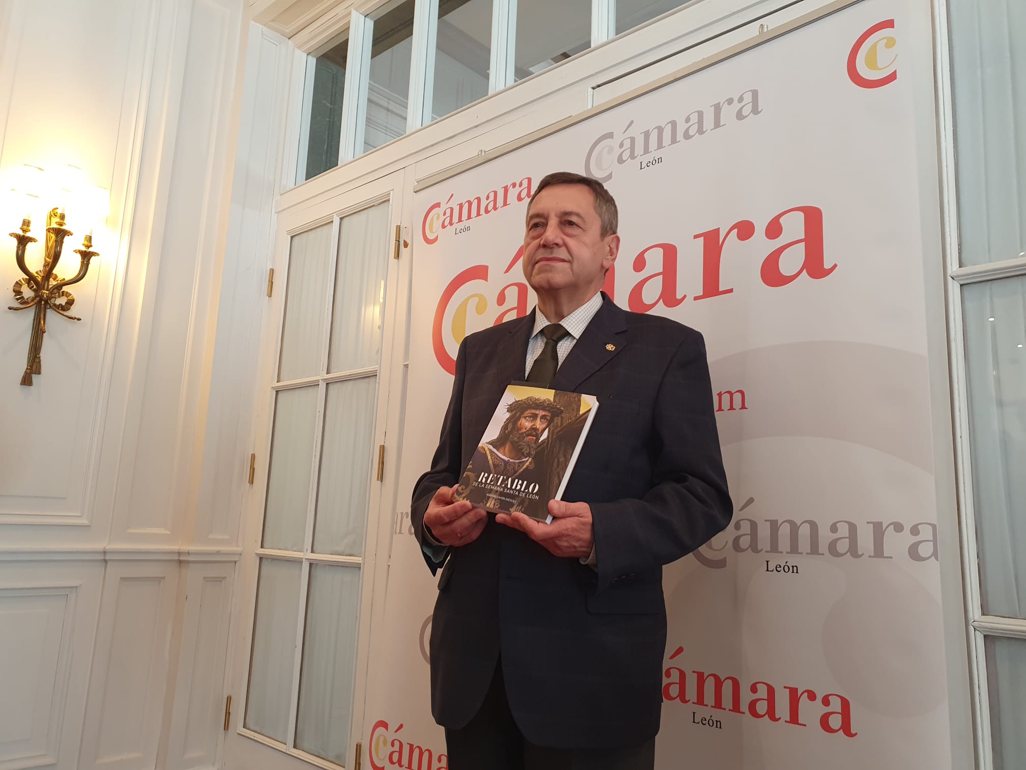 Acto de presentación del libro 'Retablo de la Semana Santa de León' de Máximo Cayón Diéguez