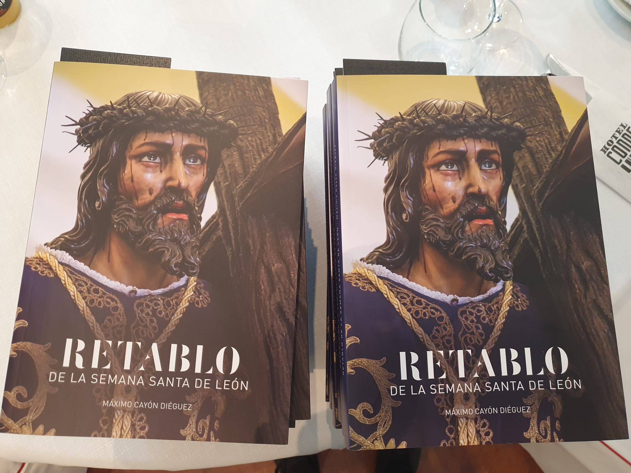 Acto de presentación del libro 'Retablo de la Semana Santa de León' de Máximo Cayón Diéguez