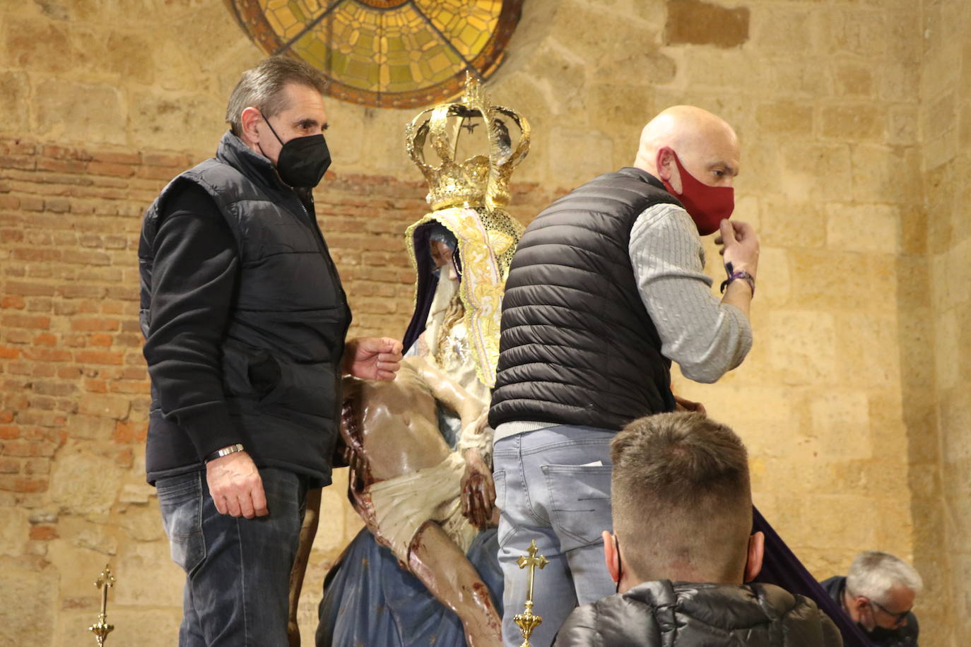 Fotos: La Virgen del Mercado desciende de su camarín