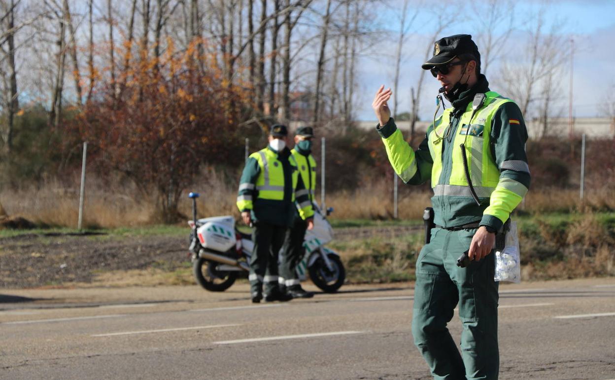 Controles de la Guardia Civil durante periodo vacacional.