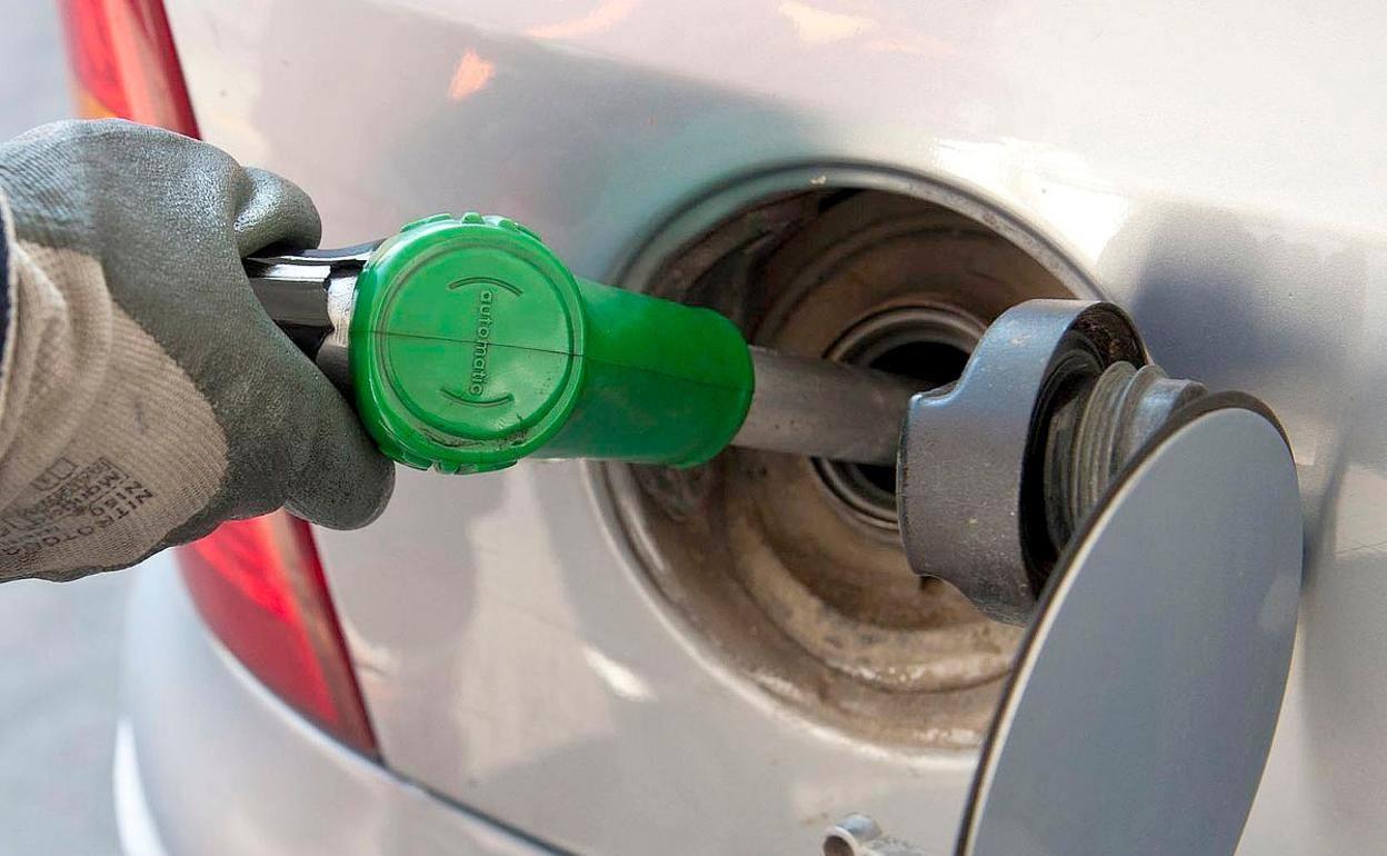 La gasolina sigue registrando precios por encima de lo habitual.