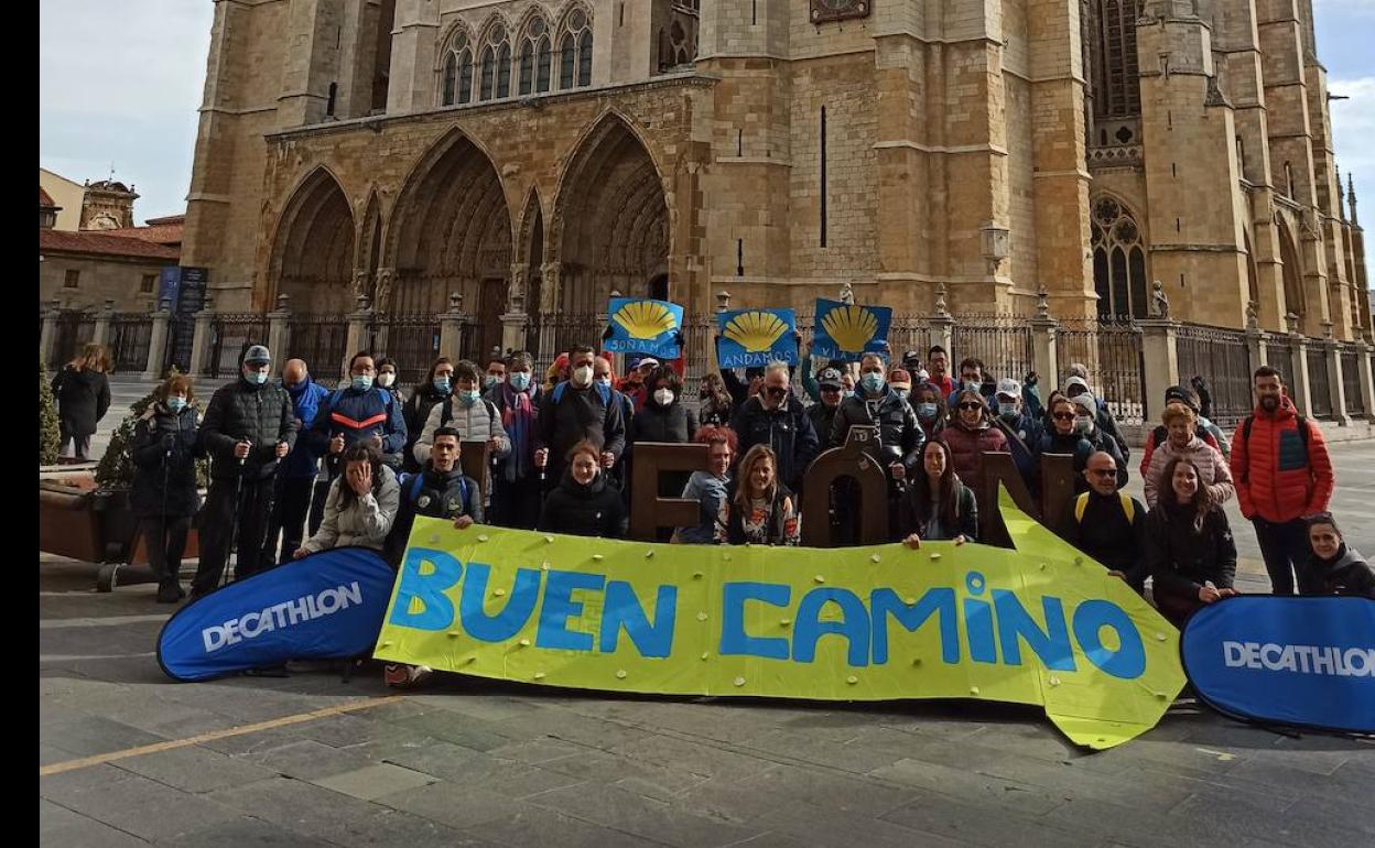 Inicio de la priemra etapa del proyecto en el que han participado cerca de 70 personas desde la catedral de León.