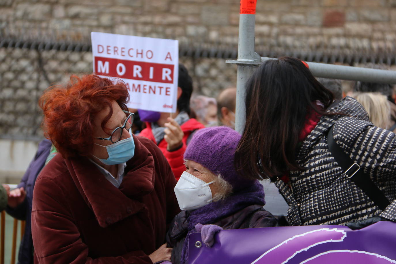 La Plataforma por la Sanidad celebra una concentración en Botines para exigir un incremento de los recursos. 