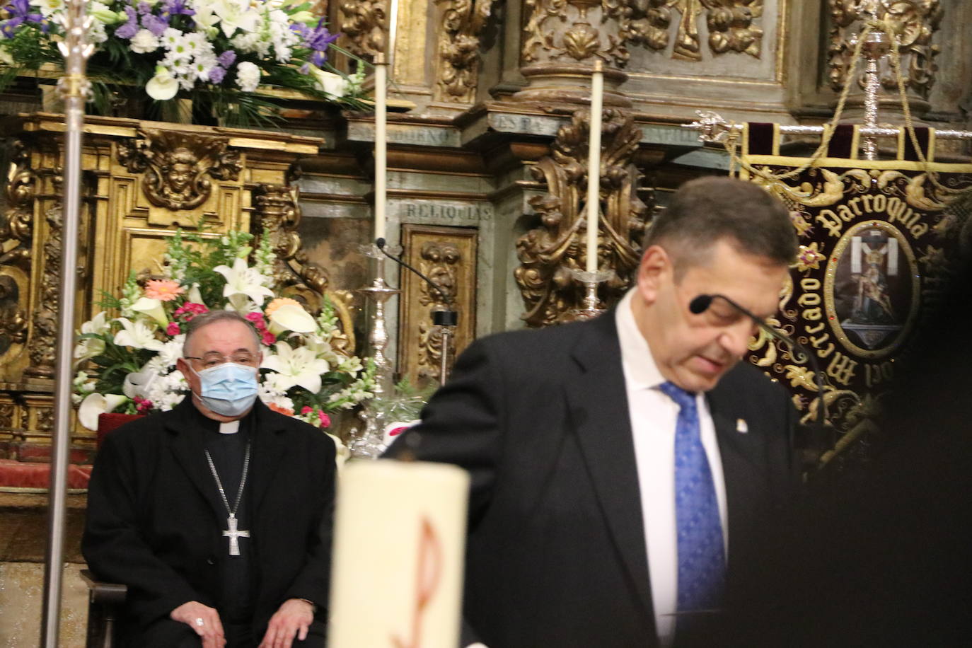 Las Madres Benedictinas reciben de la mano de la Cámara de Comercio esta distinción en la Iglesia del Mercado.