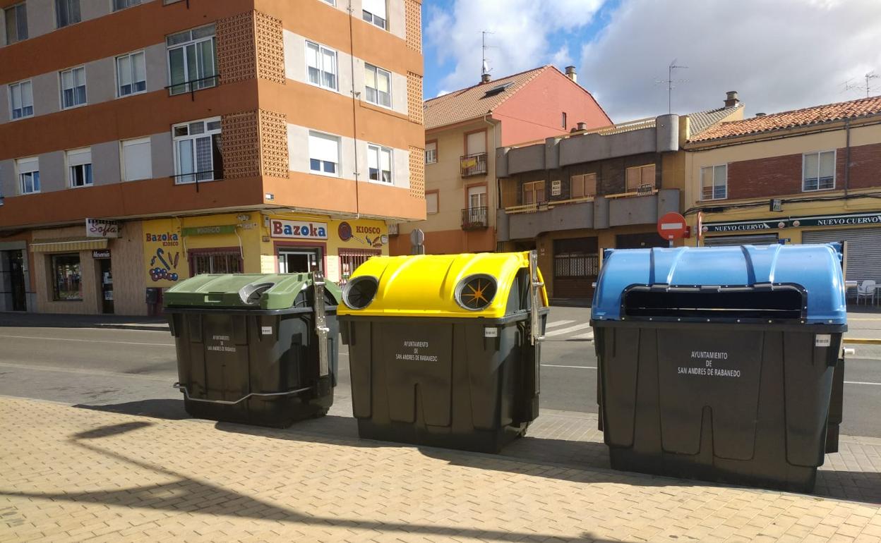 Contenedores en la localidad leonesa de San Andrés de Rabanedo. 