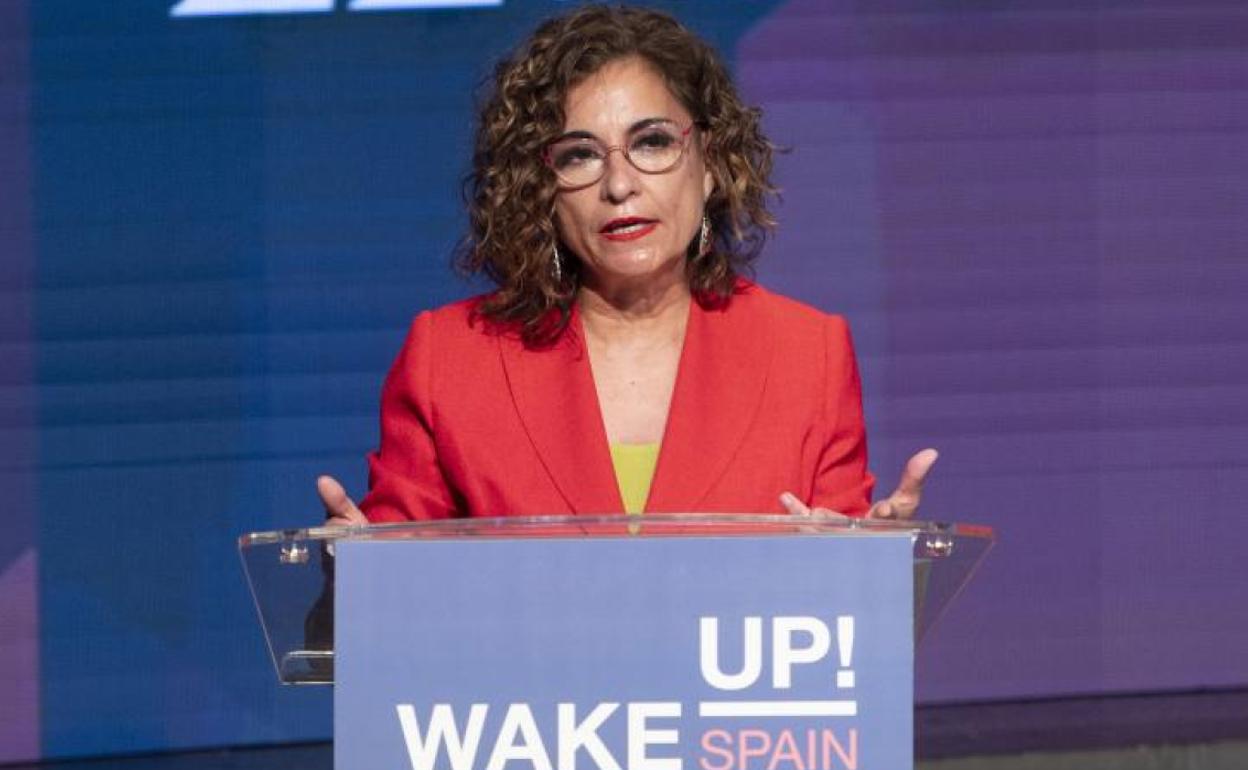 La ministra de Hacienda, María Jesús Montero, durante su intervención.