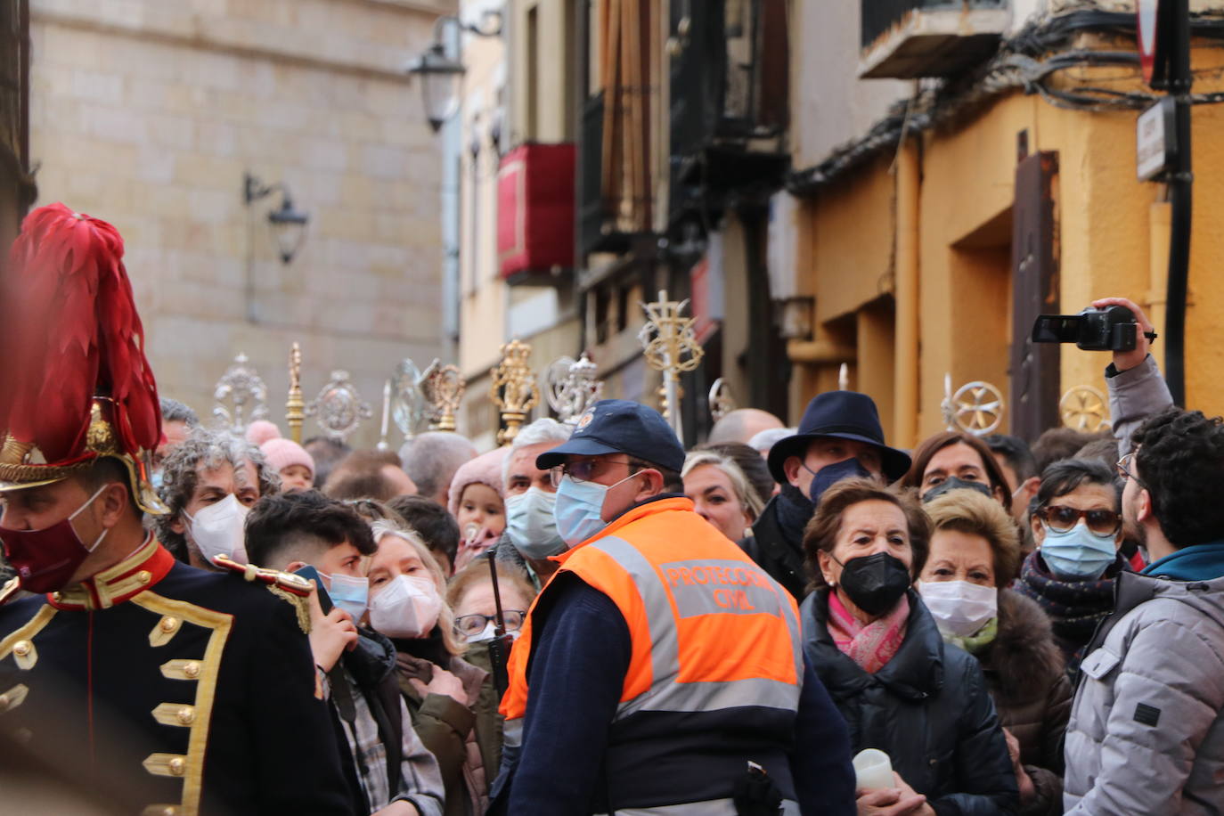 La Virgen del Mercado anuncia a los leoneses en inicio de la Semana Santa.