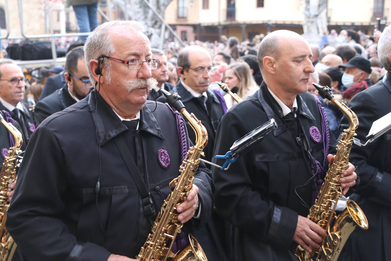 La Virgen del Mercado anuncia a los leoneses en inicio de la Semana Santa.