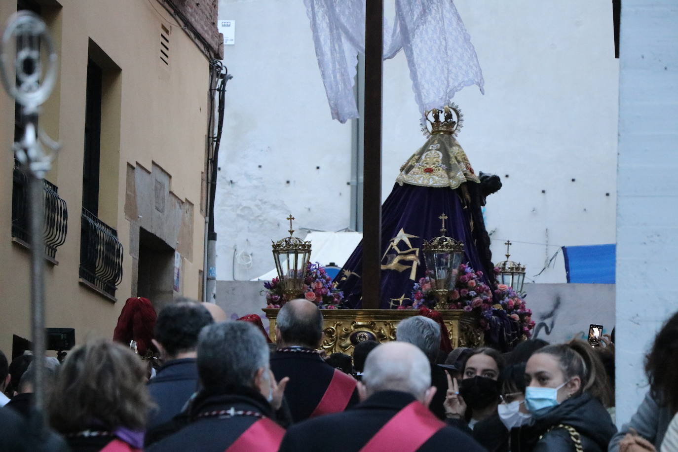 La Virgen del Mercado anuncia a los leoneses en inicio de la Semana Santa.