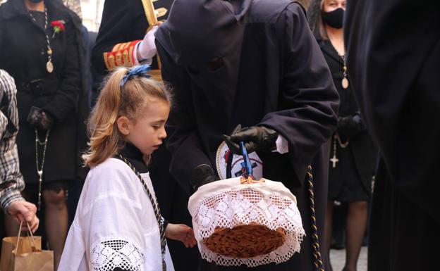 Galería. Procesión de Jesús de la Esperanza en su salida.