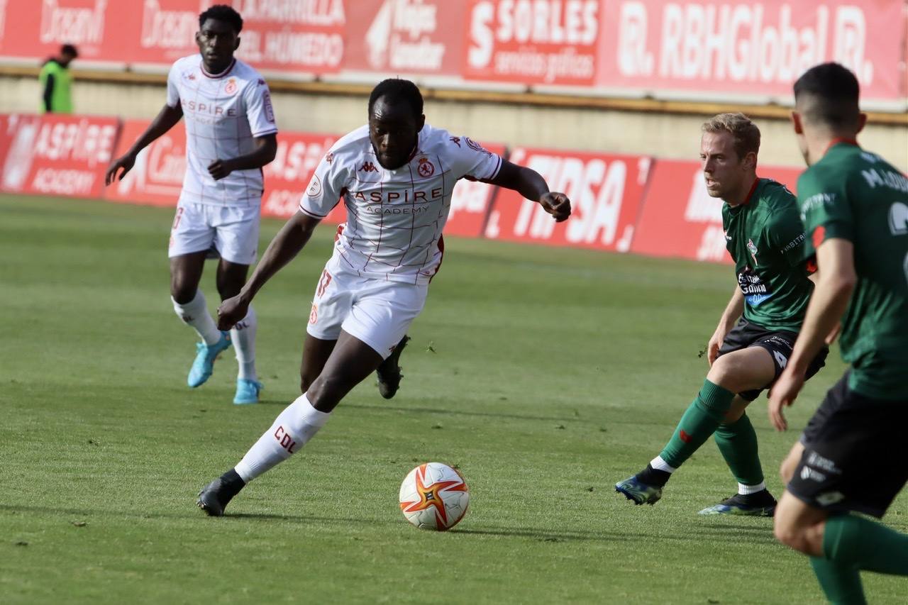 Lance de juego en el Cultural- Racing de Ferrol. 