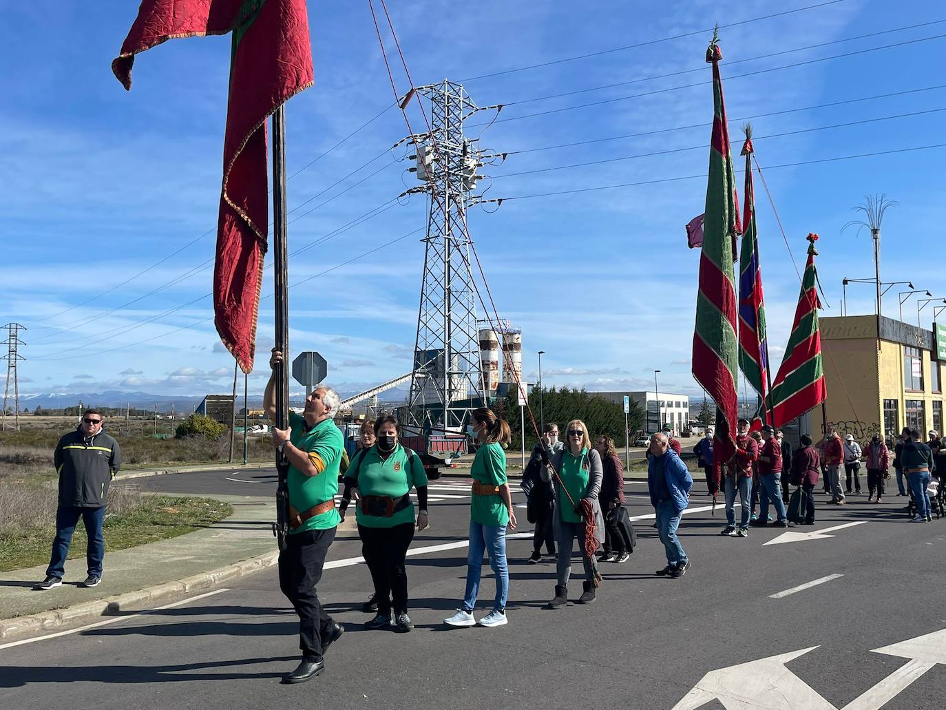 Pendones en La Virgen del Camino. 