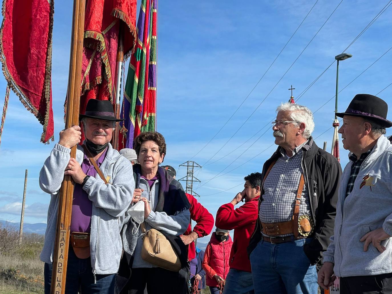 Pendones en La Virgen del Camino. 