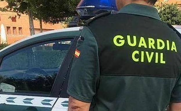 En ese momento, la sala de operaciones del 1-1-2 dio aviso del incidente a la Guardia Civil de León y a Emergencias Sanitarias. 