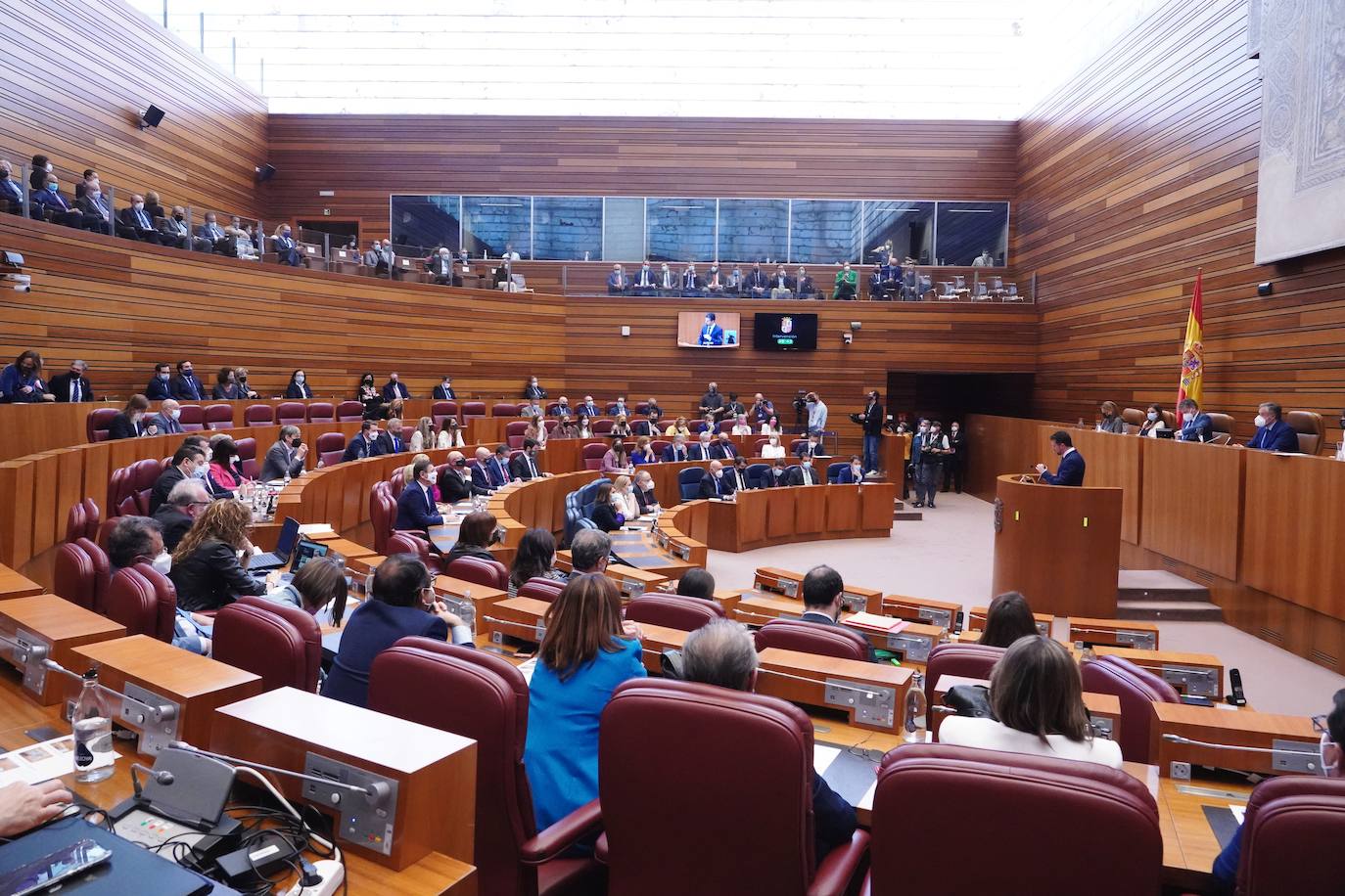 El portavoz del Grupo Socialista, Luis Tudanca, durante la sesión de tarde del debate de investidura del candidato a la Presidencia de la Junta de Castilla y León