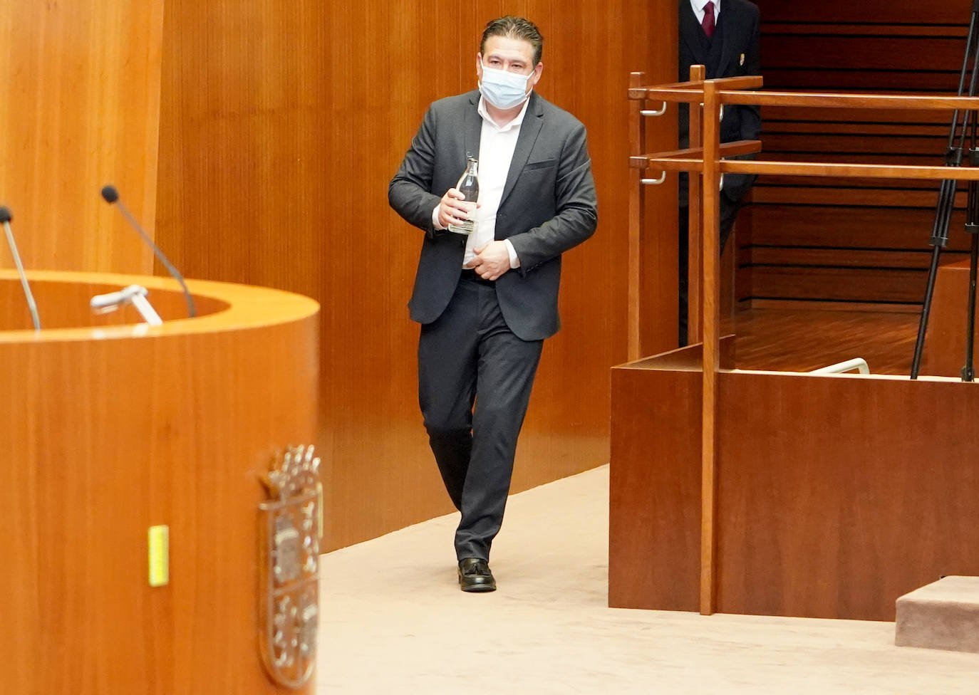 El portavoz del Grupo Socialista, Luis Tudanca, durante la sesión de tarde del debate de investidura del candidato a la Presidencia de la Junta de Castilla y León