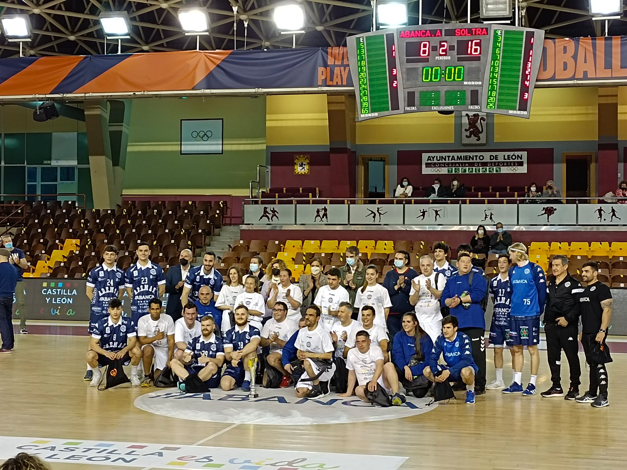 Imagen del encuentro entre el Abanca Ademar León y SOLTRA. 