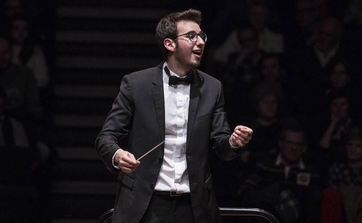 La Semana Santa de La Bañeza pone el broche de oro con un concierto de la Joven Orquesta Leonesa.