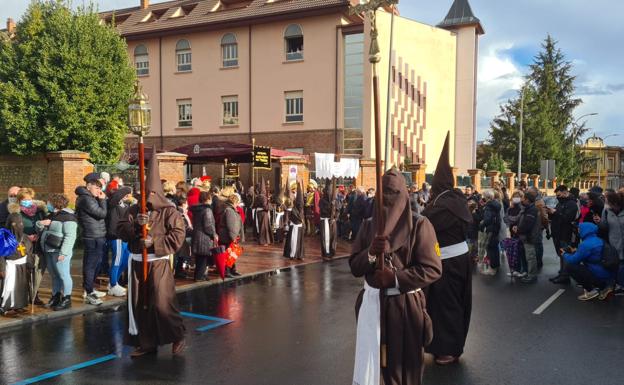 Galería. Salida de la Procesión del Perdón.