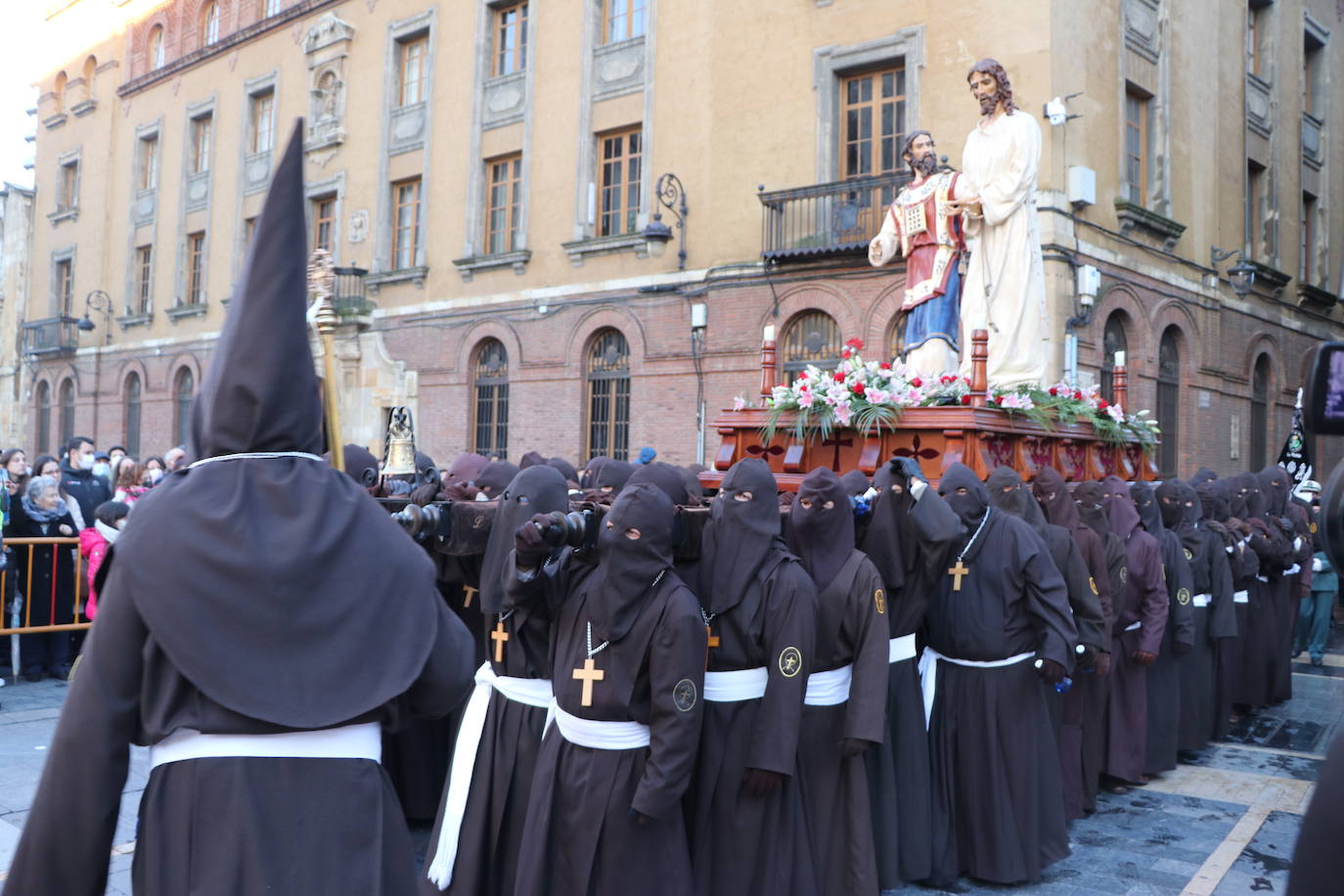 Uno de los momentos de la Procesión del Perdón. 