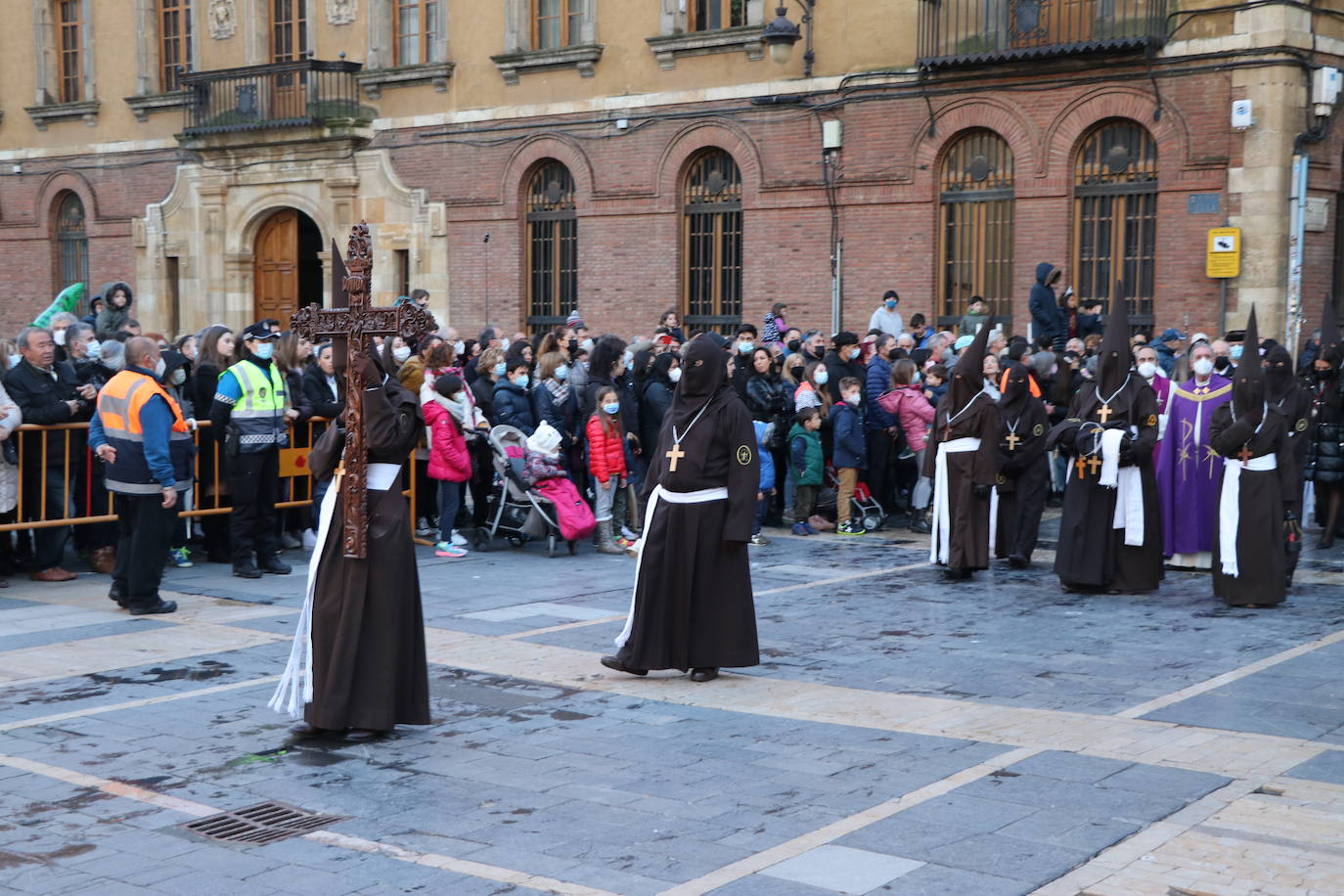 Uno de los momentos de la Procesión del Perdón. 