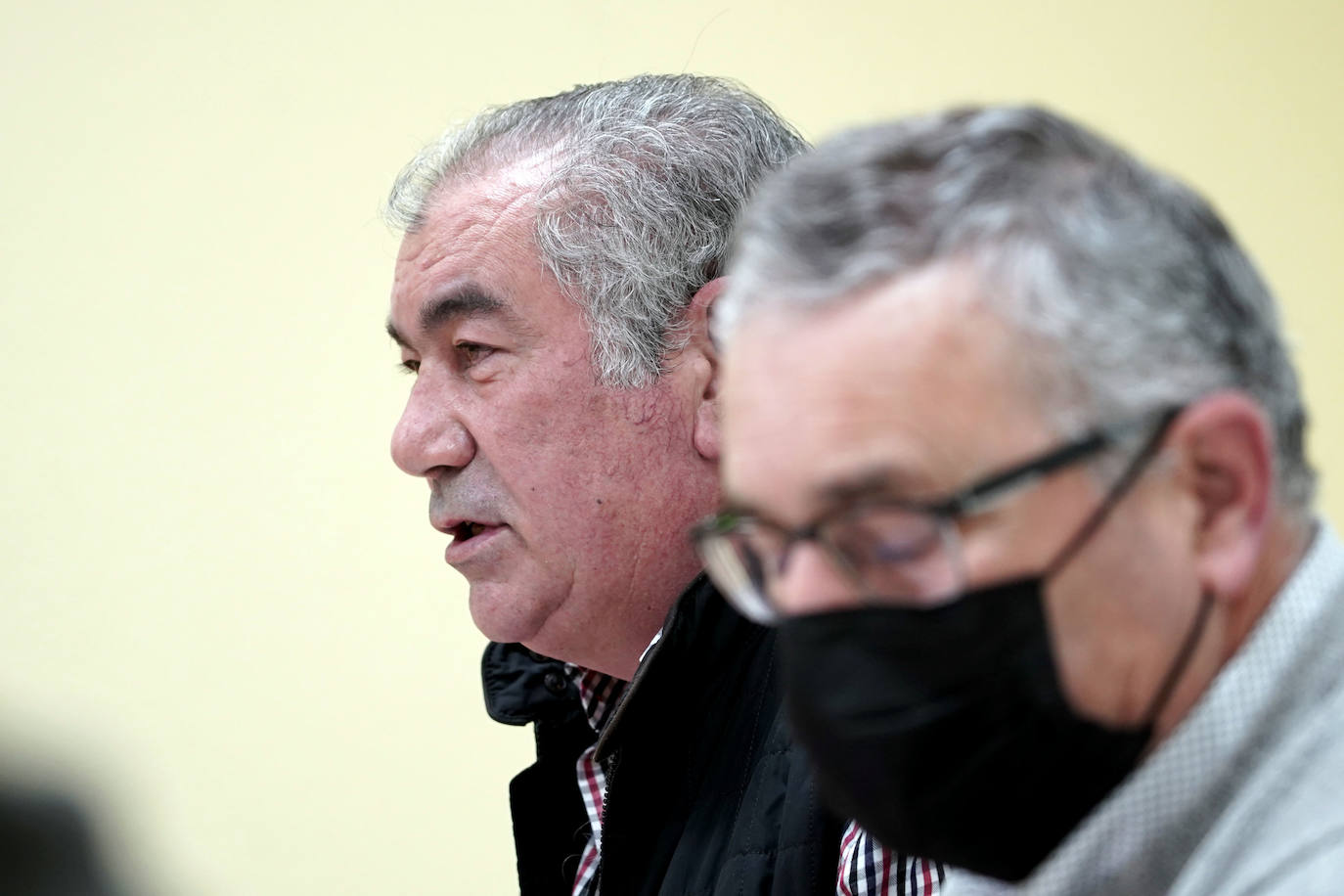 El coordinador autonómico de COAG, Lorenzo Rivera, y el secretario general de UPA Castilla y León, Aurelio Aurelio González (I), presentan sus propuestas al nuevo Gobierno de la Junta de Castilla y León para «garantizar el presente y futuro de las explotaciones familiares agrarias de la comunidad.