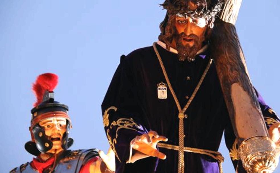 Procesión de Virgen de la Amargura.