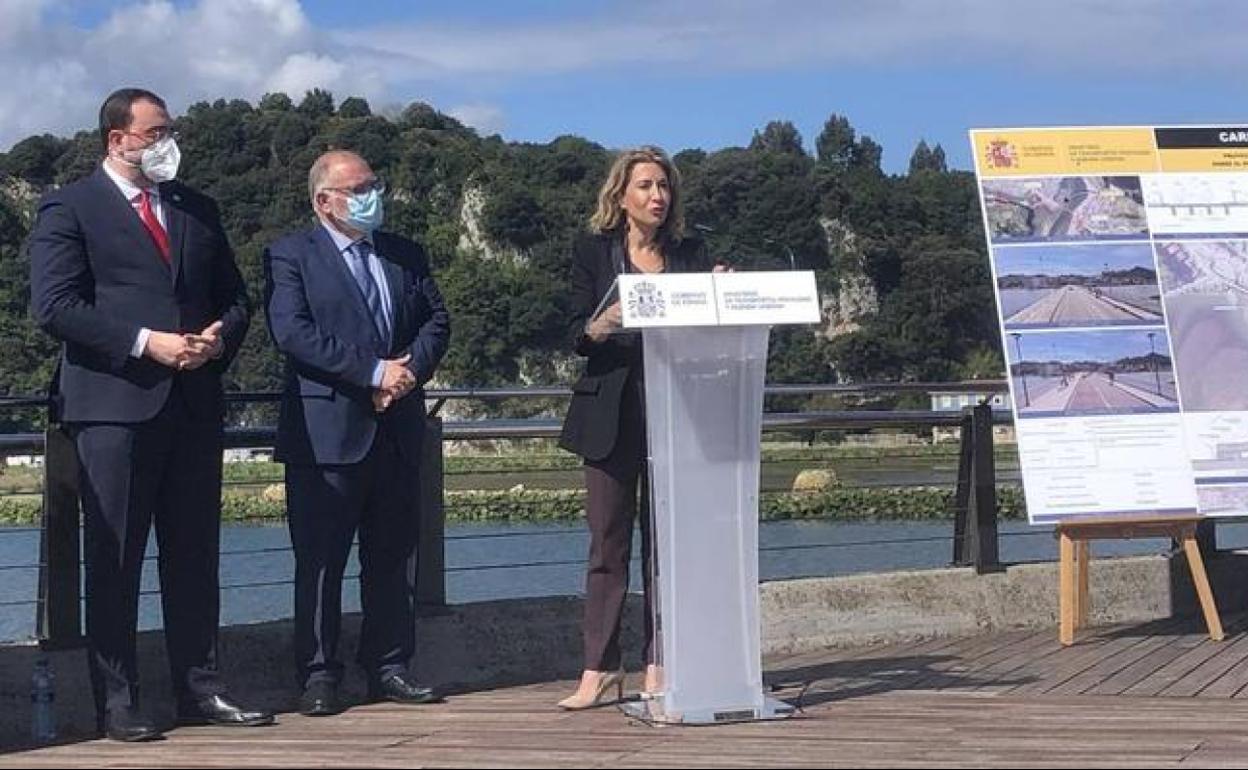 La ministra de Transportes, Raquel Sánchez, en Ribadesella. 