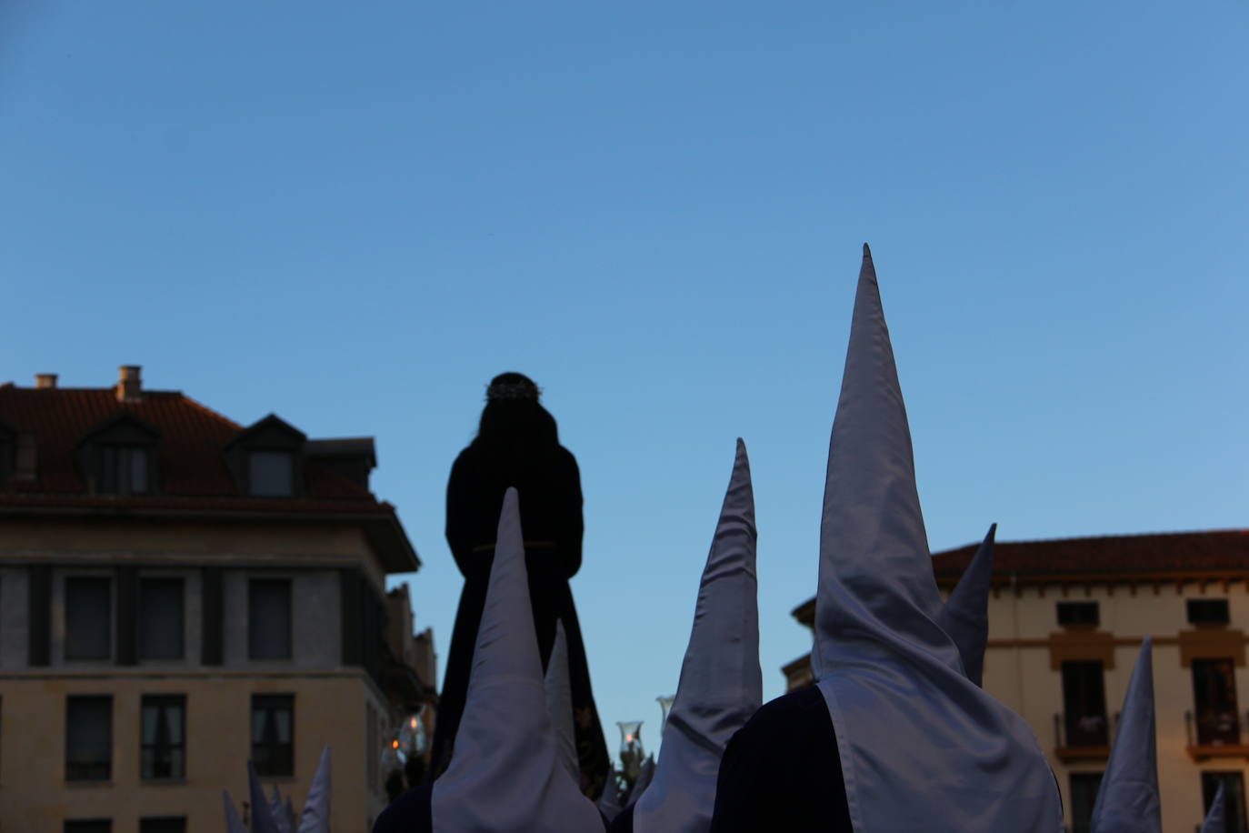 La Cofradía Santísimo Cristo de la Expiración y del Silencio ha puesto en la calle el recogimiento del Miércoles Santo. 