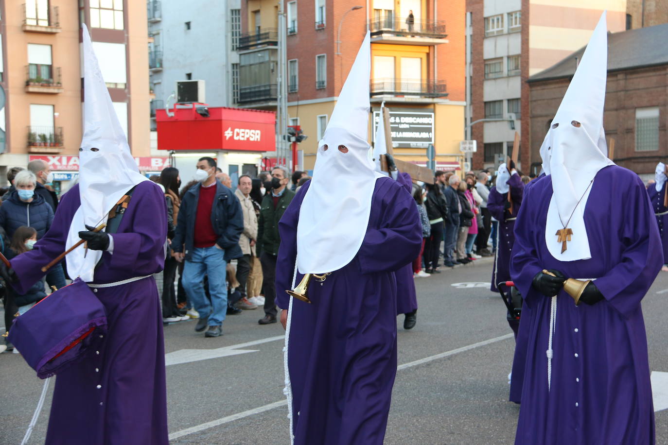 La Cofradía Santísimo Cristo de la Expiración y del Silencio ha puesto en la calle el recogimiento del Miércoles Santo. 