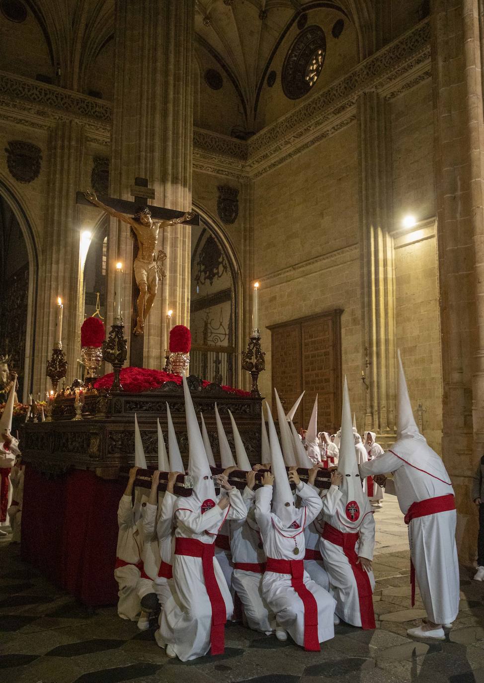 Procesión de la Real cofradía penitencial del Cristo Yacente de la Misericordia y de la agonía redentora. 