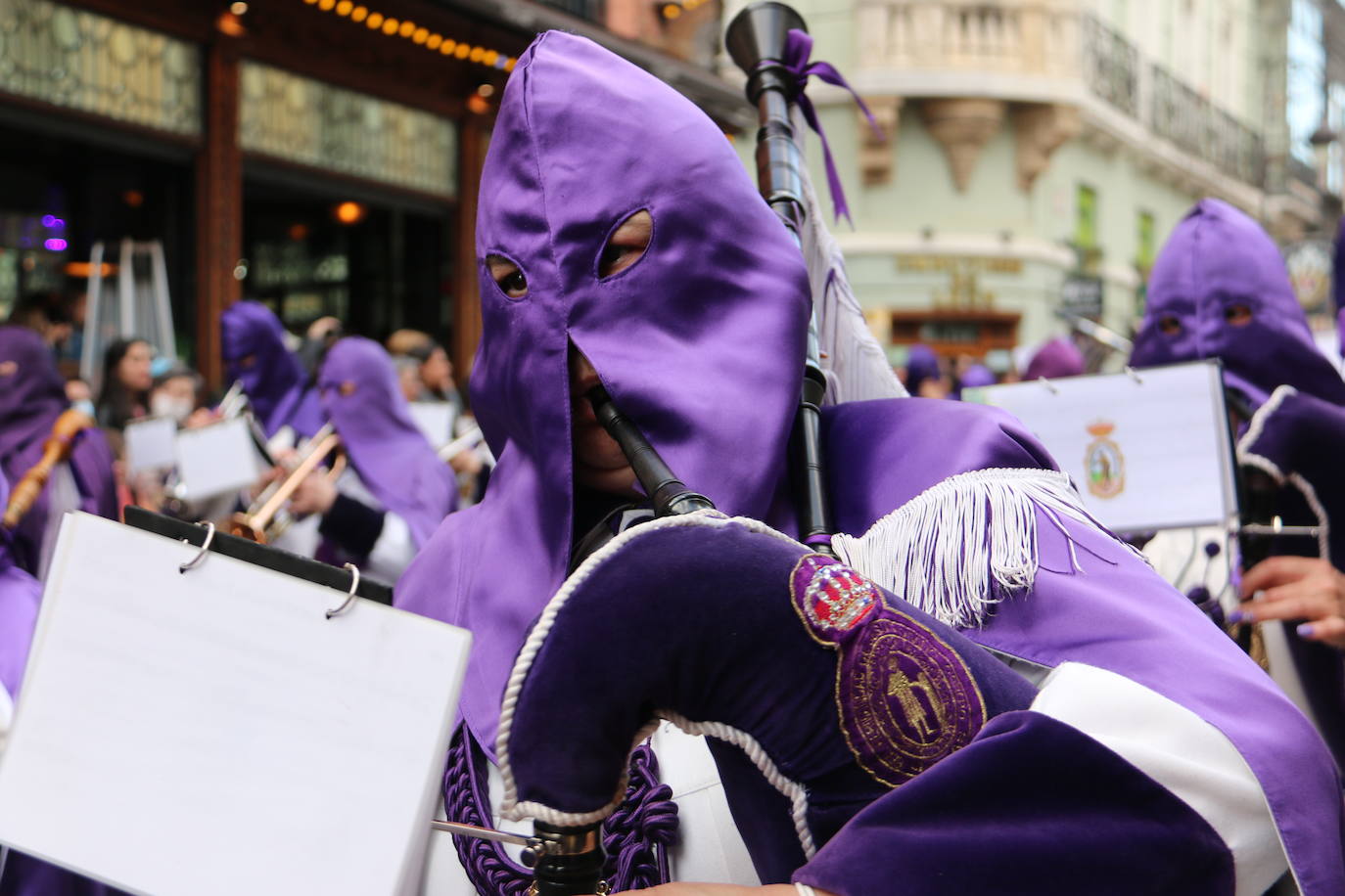 La tarde de Jueves Santo la fraternidad entre cofradías se ha materializado en la procesión de La Úlitma Cena.