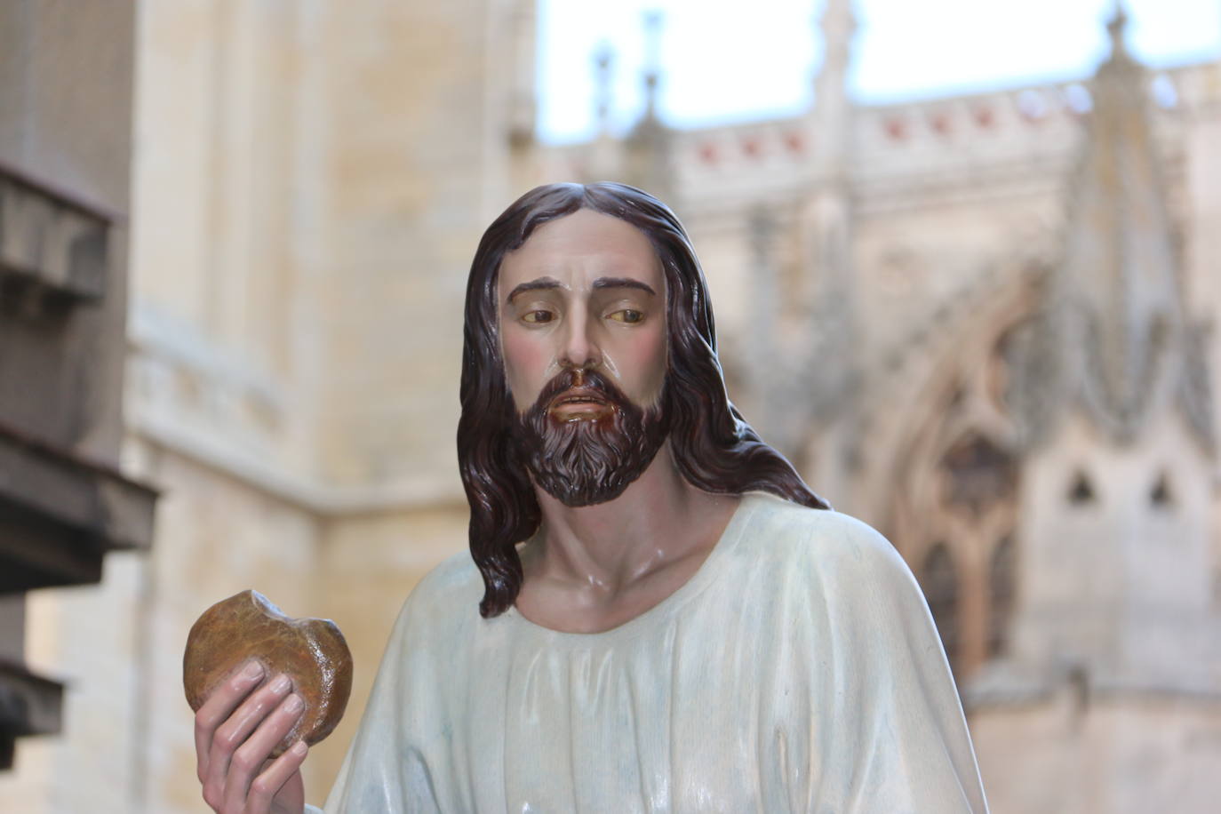 La tarde de Jueves Santo la fraternidad entre cofradías se ha materializado en la procesión de La Úlitma Cena.