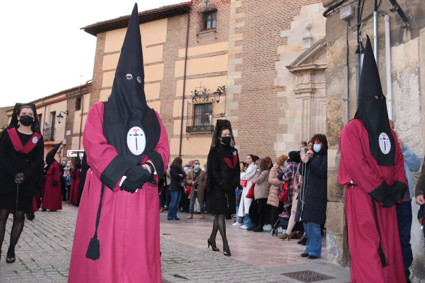 Las Tinieblas llegan a Santa Marina