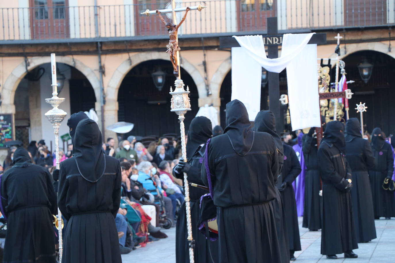 Fotos: Procesión de los Pasos, al completo