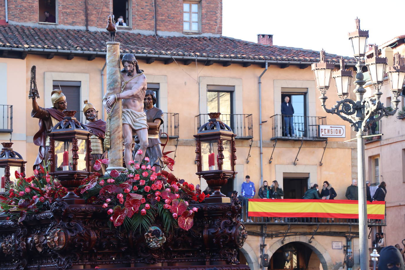 Fotos: Procesión de los Pasos, al completo