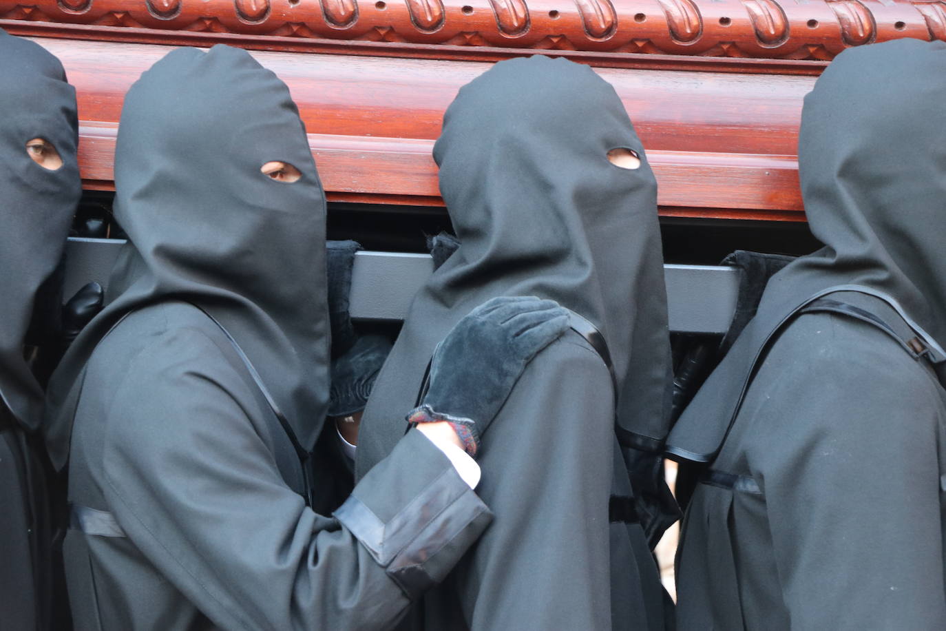 Fotos: Procesión de los Pasos, al completo