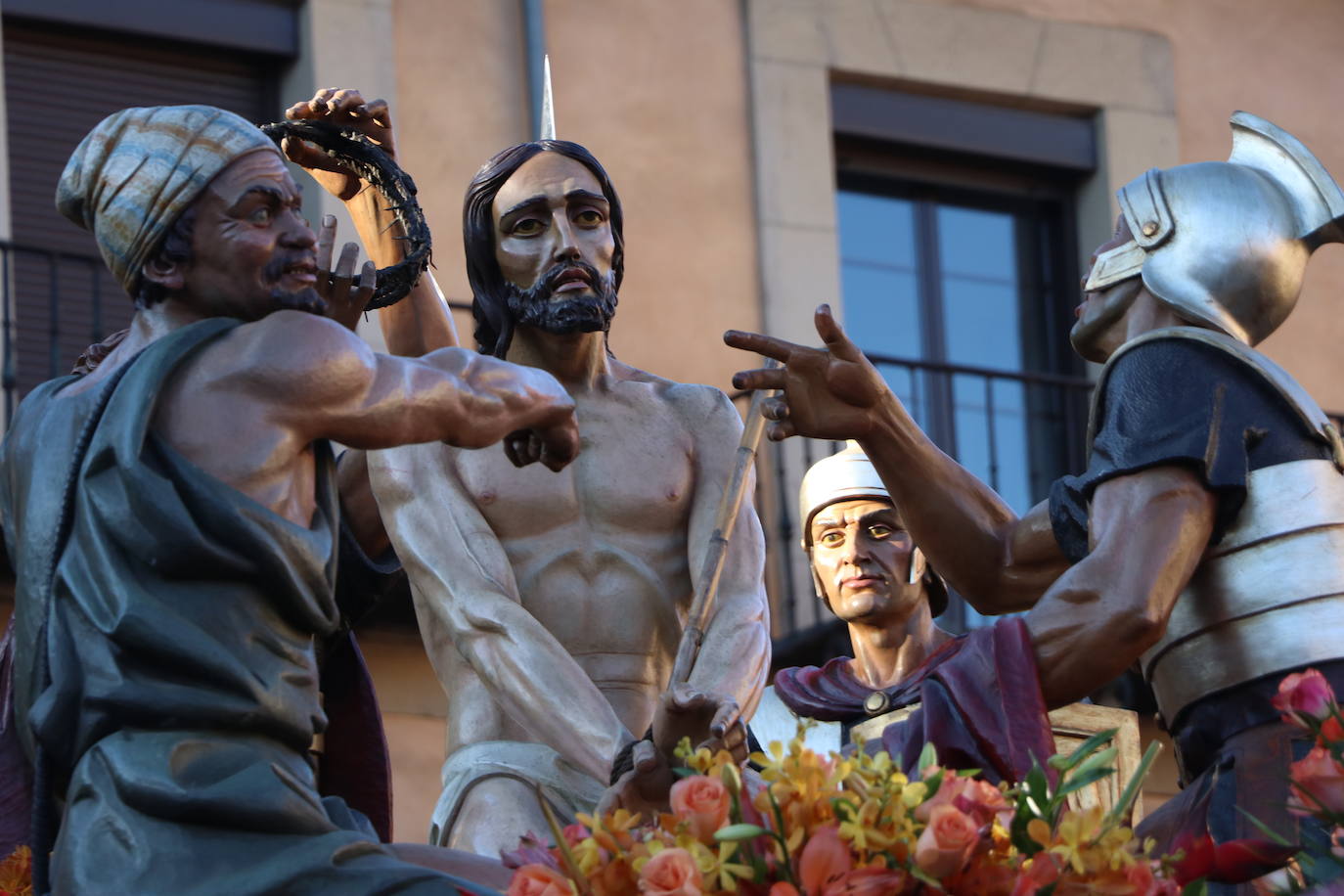 Fotos: Procesión de los Pasos, al completo