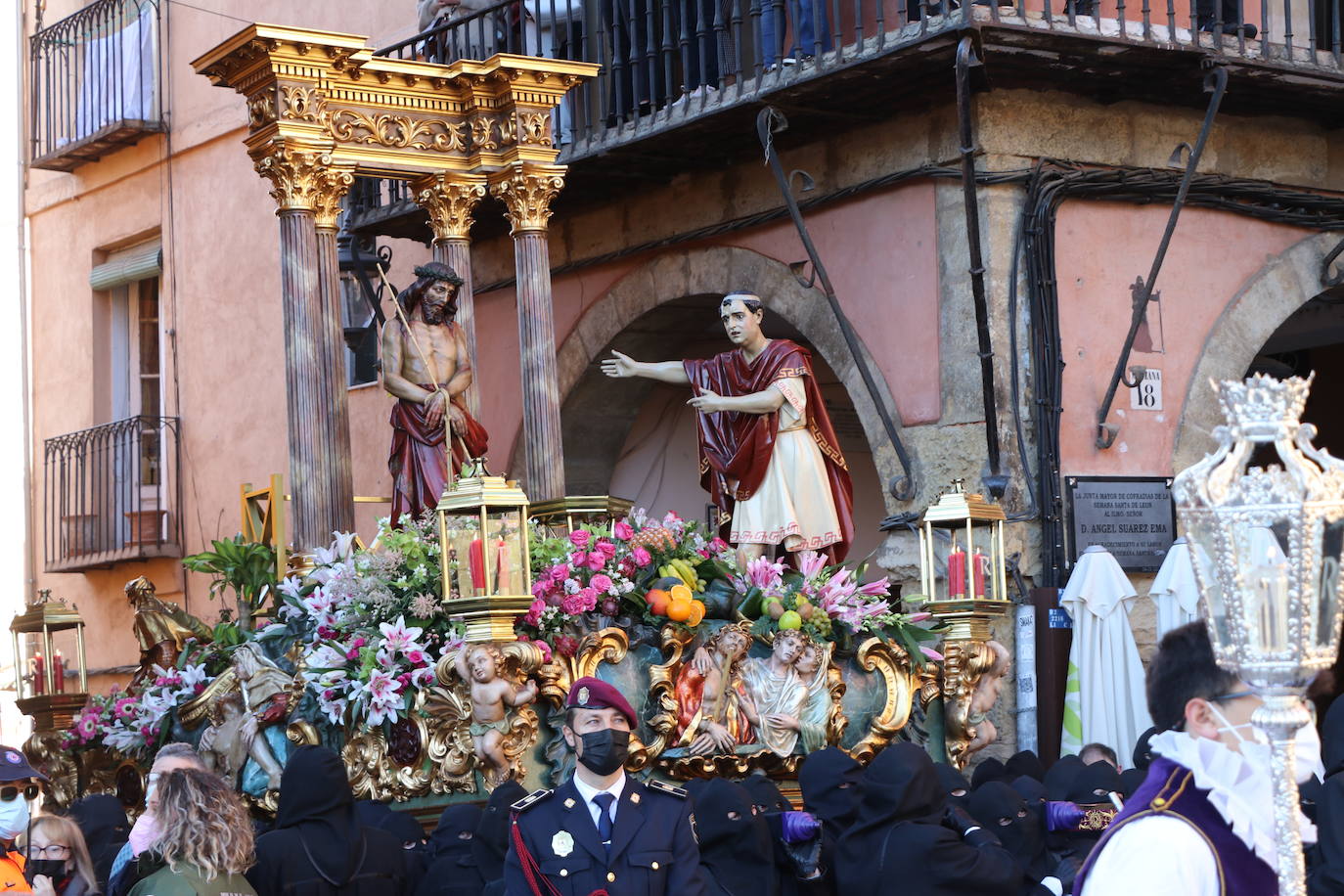 Fotos: Procesión de los Pasos, al completo