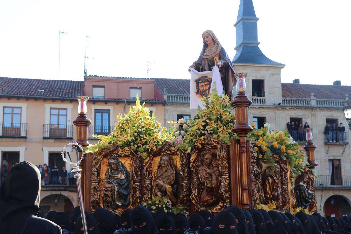 Fotos: Procesión de los Pasos, al completo