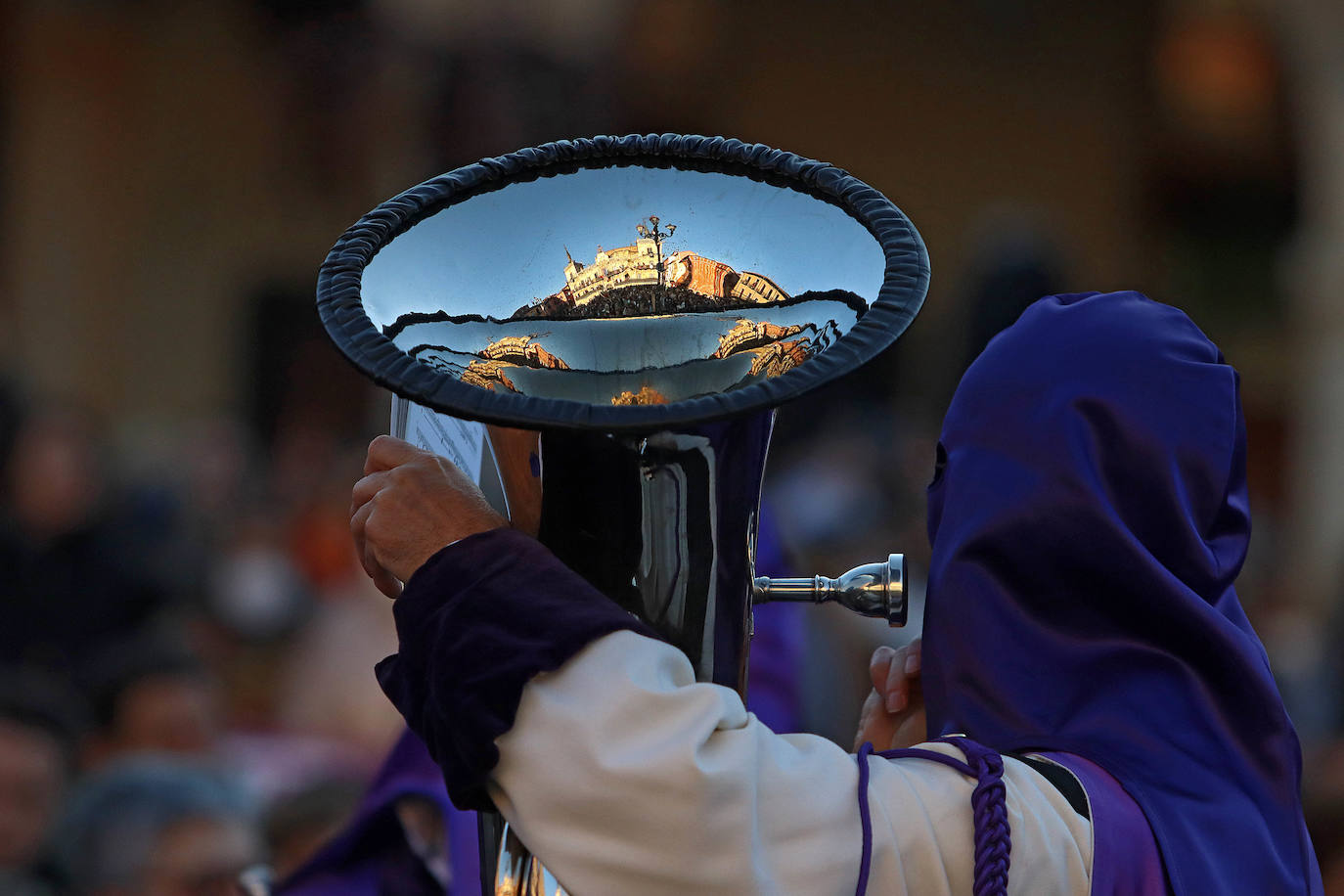 Procesión de los Pasos y acto de El Encuentro en León desde el objetivo del fotógrafo Peio García.