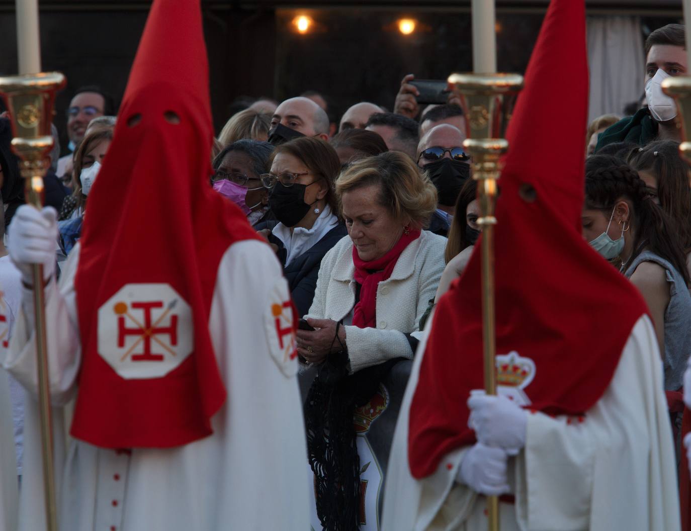 Procesión de la Santa Cena con la liberación de un preso.