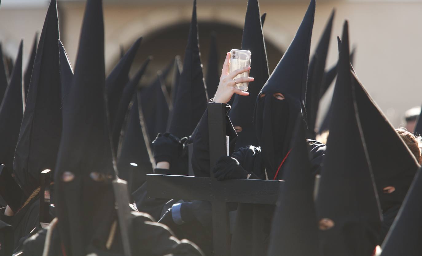 Ponferrada vive uno de sus actos centrales de la Semana Santa con esta procesión del Encuentro.