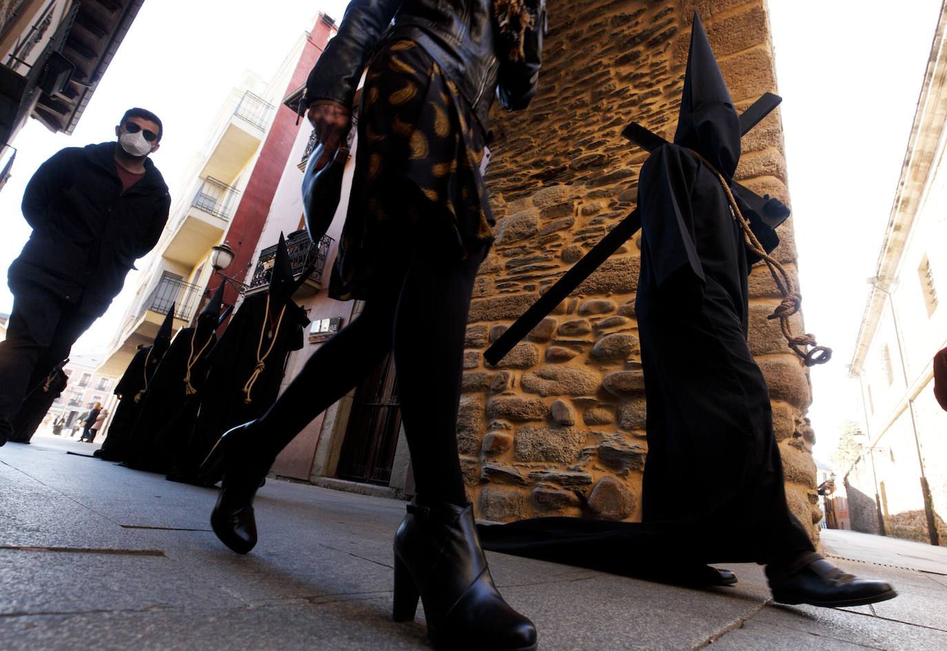 Ponferrada vive uno de sus actos centrales de la Semana Santa con esta procesión del Encuentro.