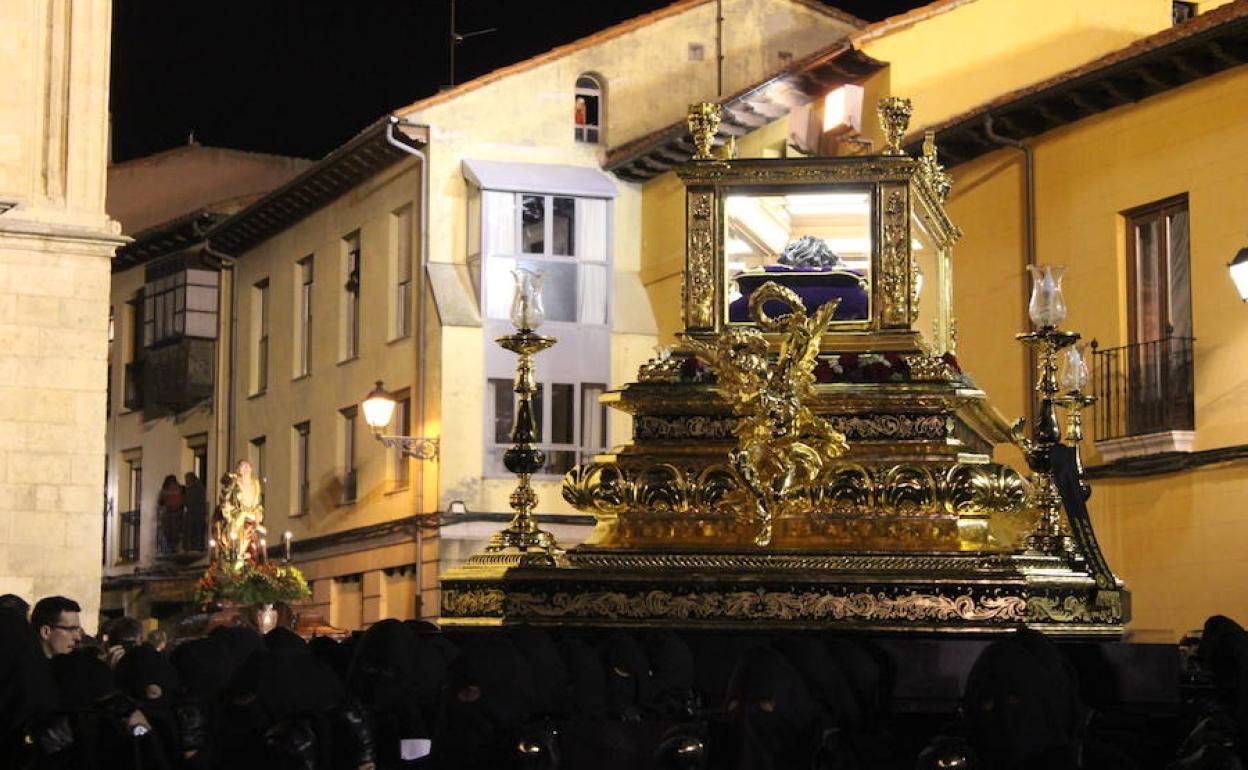 La Procesión del Santo Entierro la volverá a organizar Angustias, tras varios años sin poder procesionar.